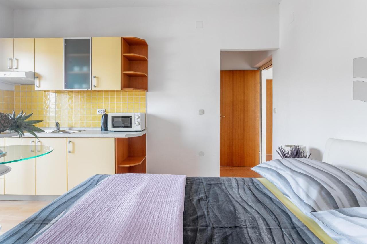 Dobrila Apartment *