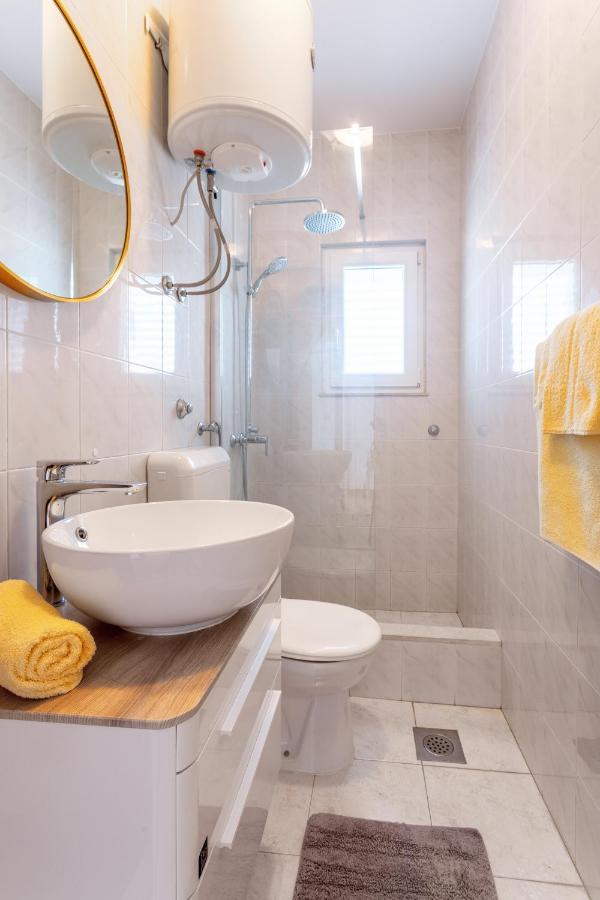 Dobrila Apartment *